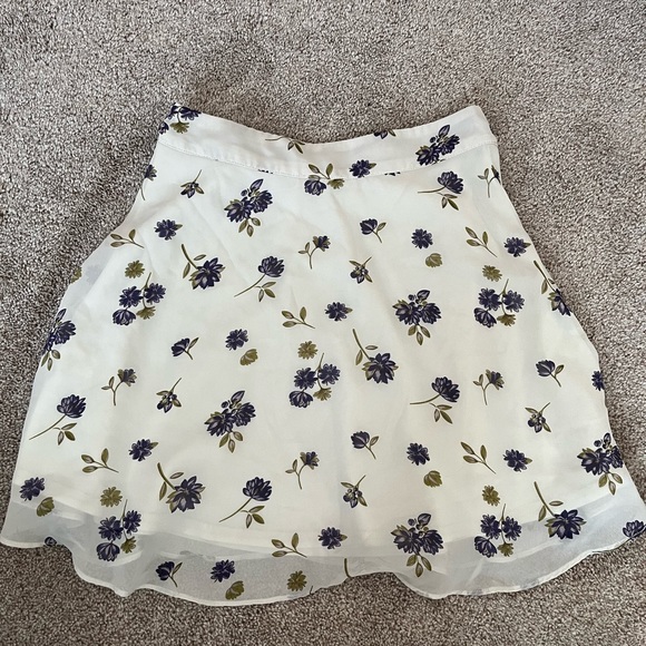 Floral print mini skirt - Picture 2 of 2